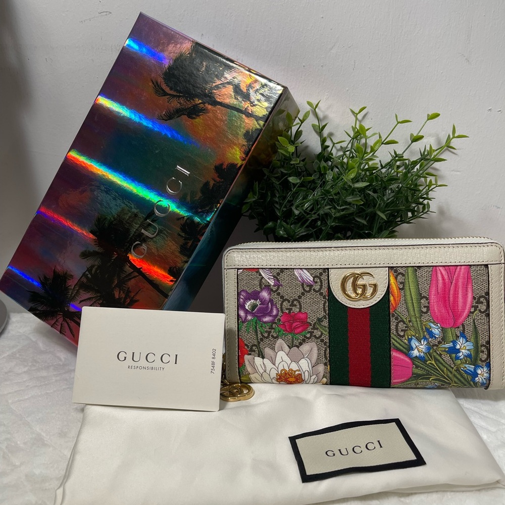 ❤️Gucci Floral Multicolor Wallet with Box and dustbag ❤️